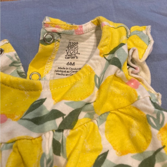 6mo 2-piece bundle from Carters - Picture 8 of 8